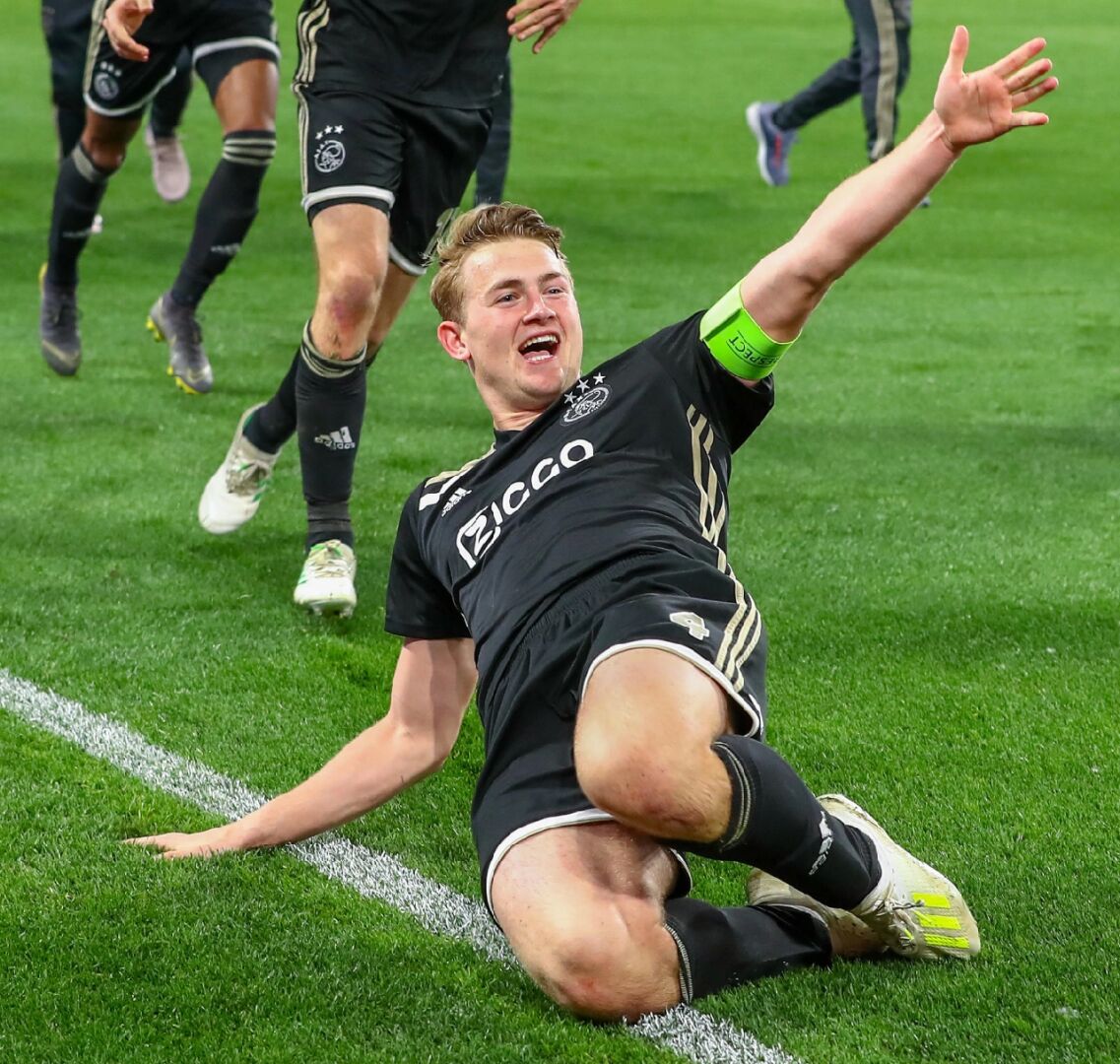 包含赛前犹他爵士调整名单以备欧冠；队长鼓劲环节打磨；压力陡增；赛季目标并未改变的词条-爱游戏官方网站